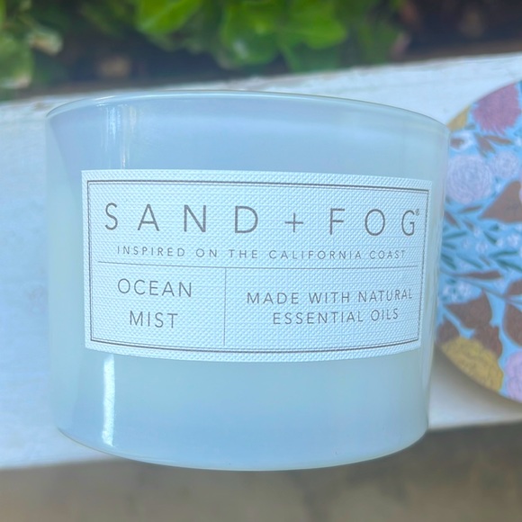 Ocean Mist Scented Candle - Picture 2 of 11